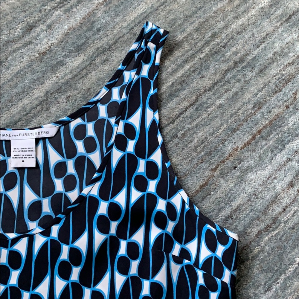Stylish Blue Patterned Women's Top - Picture 5 of 12
